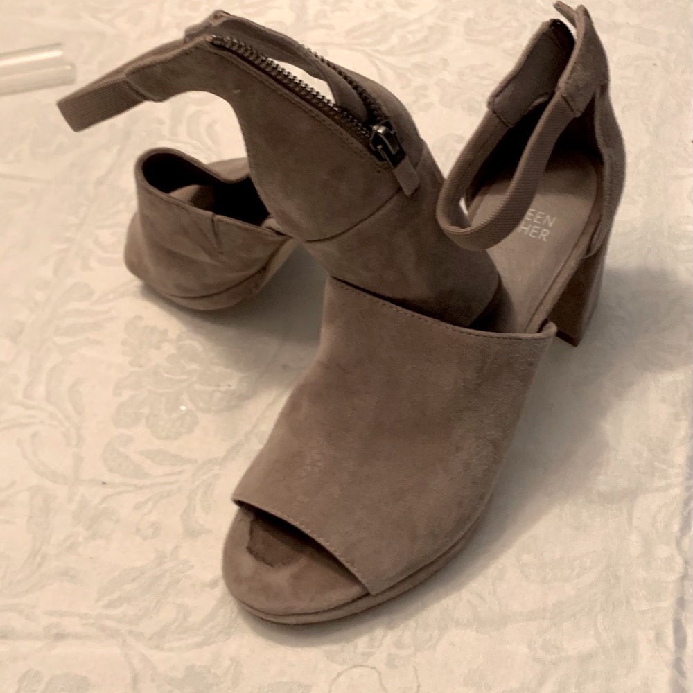 Designer Eileen Fisher Suede Shoes  size 8